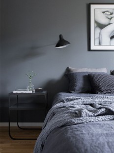 colores-pintura-relajantes-dormitorio-gris-oscuro.jpg